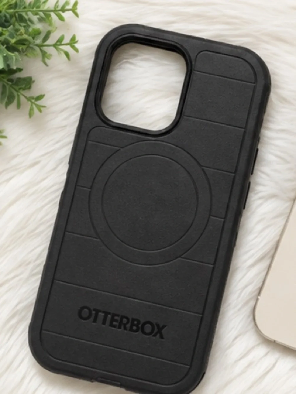 NWOB OtterBox Black MagSafe-Compatible Protective iPhone 17 Pro Max Case